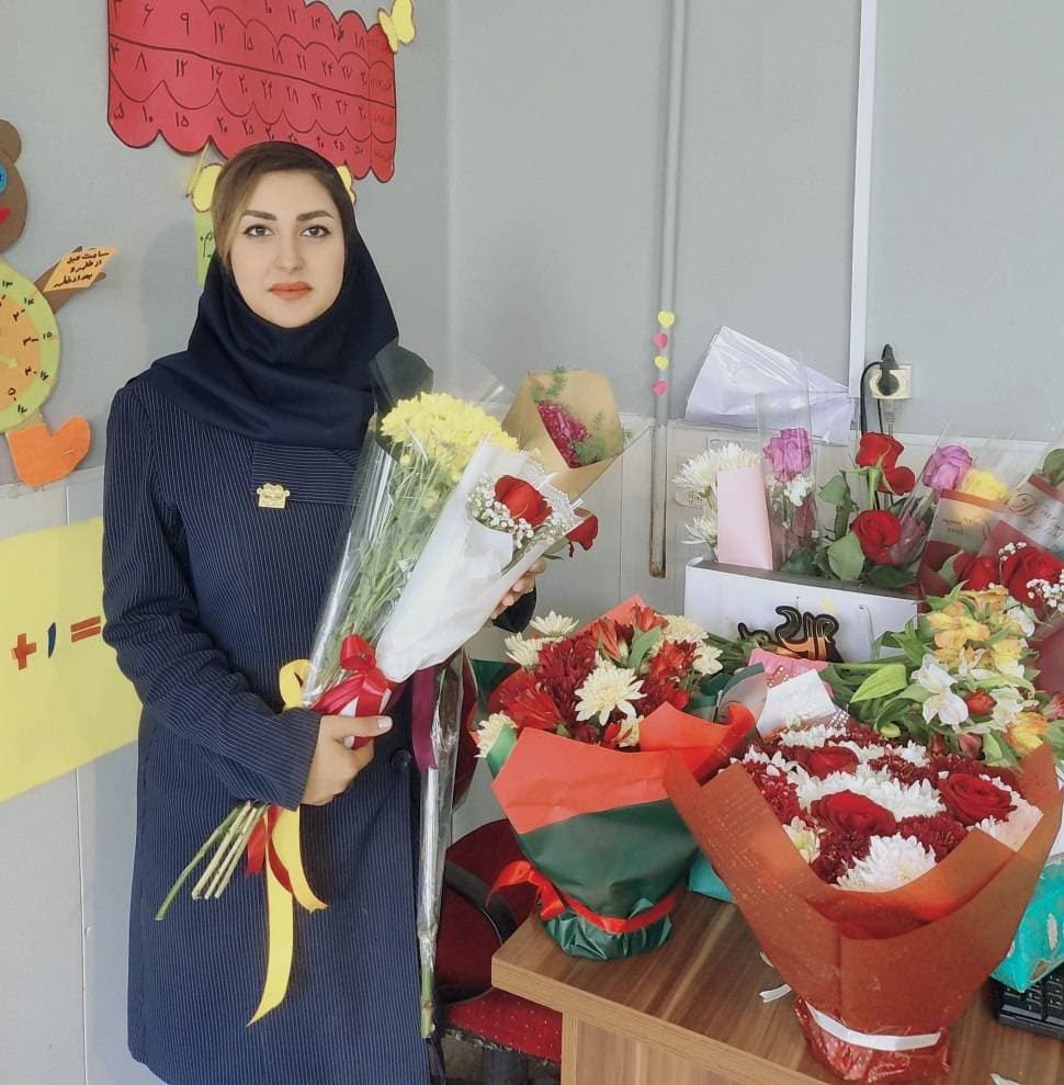 سوم ۲ ( سرکار خانم دهقانی )