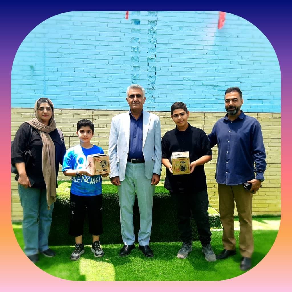 اهدای جوایز به دانش آموزان برگزیده المپیاد های علمی